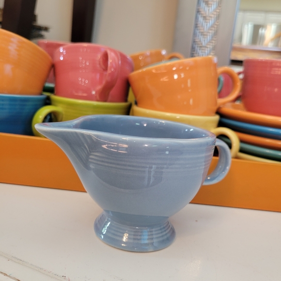 Fiesta Individual Creamer ~ P86 Periwinkle Blue ~ GUC ~ Retired Fiestaware - Picture 5 of 16